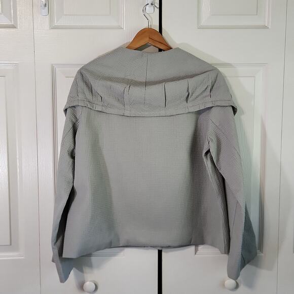 Roolee Women's Sage Green Cape Jacket Size Med Full Zip Ripstop Earth Tone NWT - Picture 2 of 13